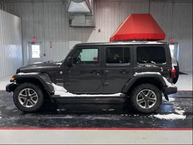 2020 Jeep Wrangler Unlimited Sahara - Photo 6