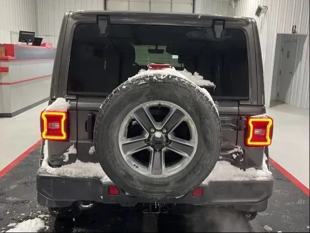 2020 Jeep Wrangler Unlimited Sahara - Photo 11