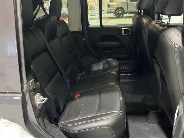 2020 Jeep Wrangler Unlimited Sahara - Photo 8