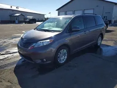 Gray 2017 Toyota Sienna XLE Minivan 4D for sale in Wadena, MN