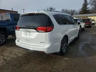 Another view of 2018 Chrysler Pacifica Limited Minivan 4D for sale in Wadena, MN at Lunde Auto Sales