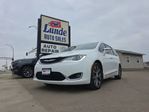 Photos of 2018 Chrysler Pacifica Limited Minivan 4D for sale in Wadena, MN at Lunde Auto Sales