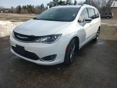 White 2018 Chrysler Pacifica Limited Minivan 4D for sale in Wadena, MN