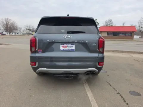 More photos of 2021 Hyundai Palisade Limited Sport Utility 4D at Lunde Auto Sales, MN