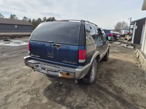 Another view of 2000 Chevrolet Blazer Sport Utility 4D for sale in Wadena, MN at Lunde Auto Sales