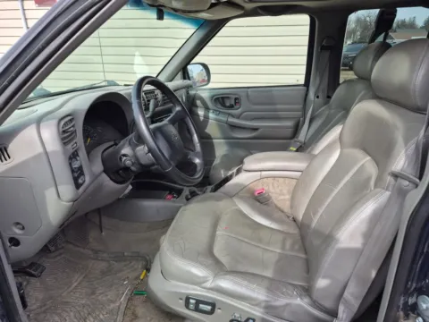 More photos of 2000 Chevrolet Blazer Sport Utility 4D at Lunde Auto Sales, MN
