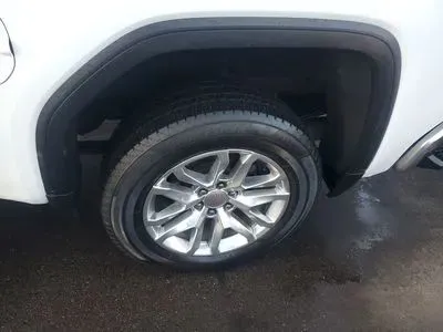 More photos of 2019 GMC Sierra 1500 Crew Cab SLT Pickup 4D 5 3/4 ft at Lunde Auto Sales, MN