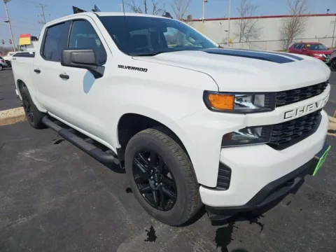 White 2021 Chevrolet Silverado 1500 Crew Cab Custom Pickup 4D 5 3/4 ft for sale in Wadena, MN