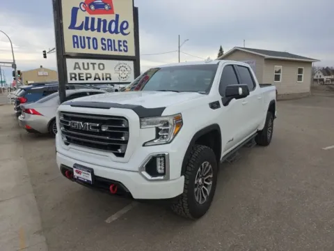 White 2020 GMC Sierra 1500 Crew Cab AT4 Pickup 4D 5 3/4 ft for sale in Wadena, MN