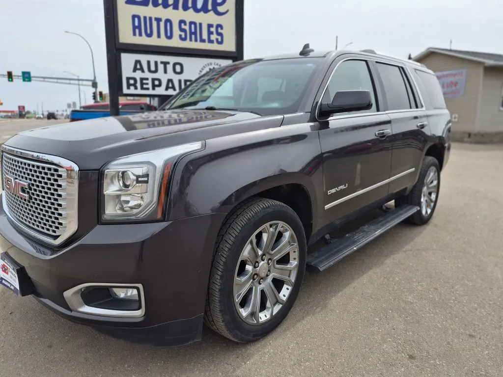 2016 GMC Yukon 4WD Denali's photo