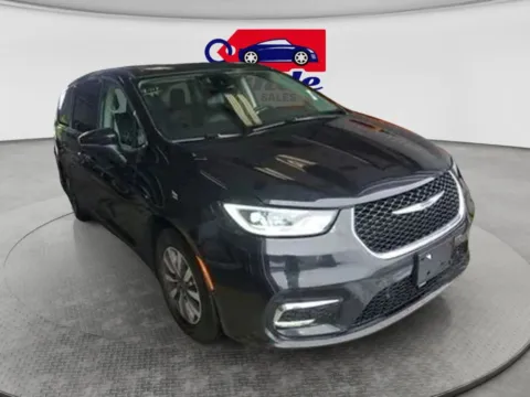 Another view of 2023 Chrysler Pacifica Hybrid Touring L Van 4D for sale in Wadena, MN at Lunde Auto Sales