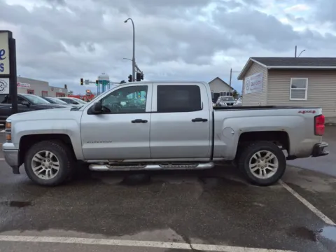 White 2014 Chevrolet Silverado 1500 Crew Cab LT Pickup 4D 5 3/4 ft for sale in Wadena, MN
