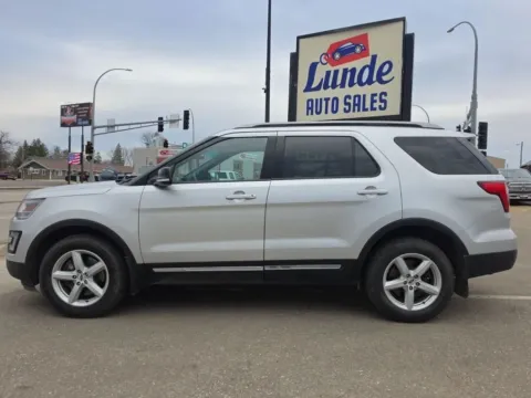 Another view of 2017 Ford Explorer XLT Sport Utility 4D for sale in Wadena, MN at Lunde Auto Sales