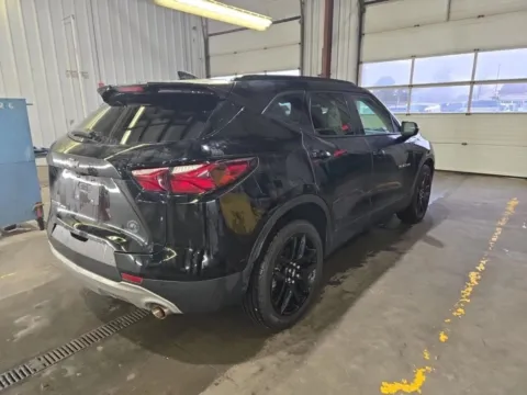 More photos of 2020 Chevrolet Blazer 3LT Sport Utility 4D at Lunde Auto Sales, MN