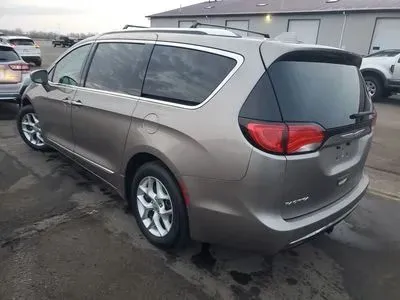More photos of 2018 Chrysler Pacifica Touring L Plus Minivan 4D at Lunde Auto Sales, MN