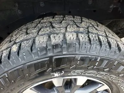 More photos of 2017 Nissan Titan Crew Cab SL Pickup 4D 5 1/2 ft at Lunde Auto Sales, MN