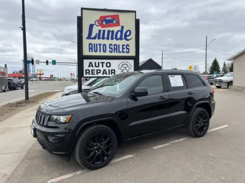 Black 2018 Jeep Grand Cherokee Altitude Sport Utility 4D for sale in Wadena, MN