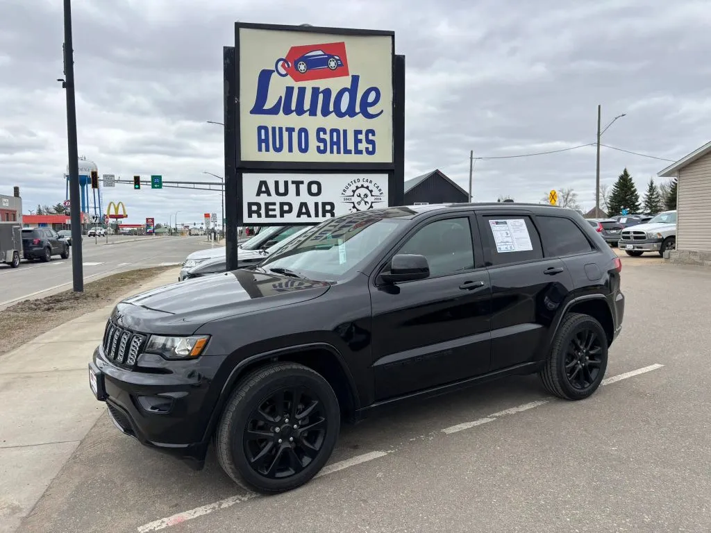 2018 Jeep Grand Cherokee Altitude 4WD's photo