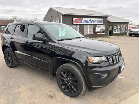 Another view of 2018 Jeep Grand Cherokee Altitude Sport Utility 4D for sale in Wadena, MN at Lunde Auto Sales