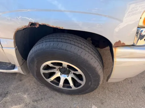 More photos of 2004 GMC Yukon XL 1500 Denali Sport Utility 4D at Lunde Auto Sales, MN