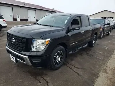 Black 2020 Nissan Titan Crew Cab SV Pickup 4D 5 1/2 ft for sale in Wadena, MN