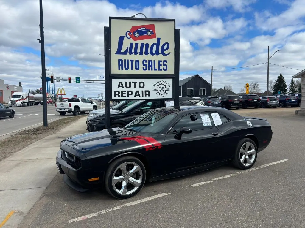 2013 Dodge Challenger R/T's photo