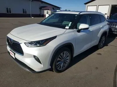 White 2020 Toyota Highlander Platinum Sport Utility 4D for sale in Wadena, MN