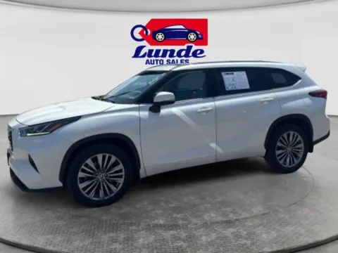 White 2020 Toyota Highlander Platinum Sport Utility 4D for sale in Wadena, MN