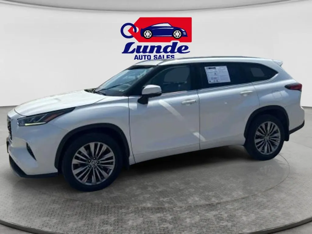 White 2020 Toyota Highlander Platinum Sport Utility 4D for sale in Wadena, MN