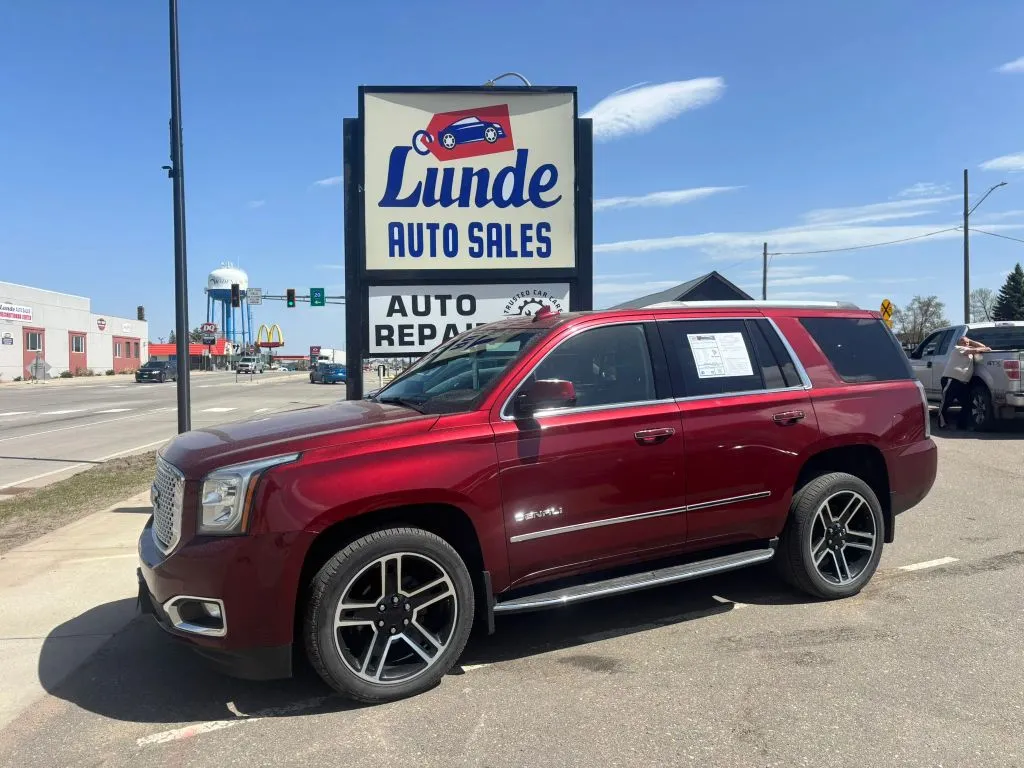 2017 GMC Yukon 4WD Denali's photo