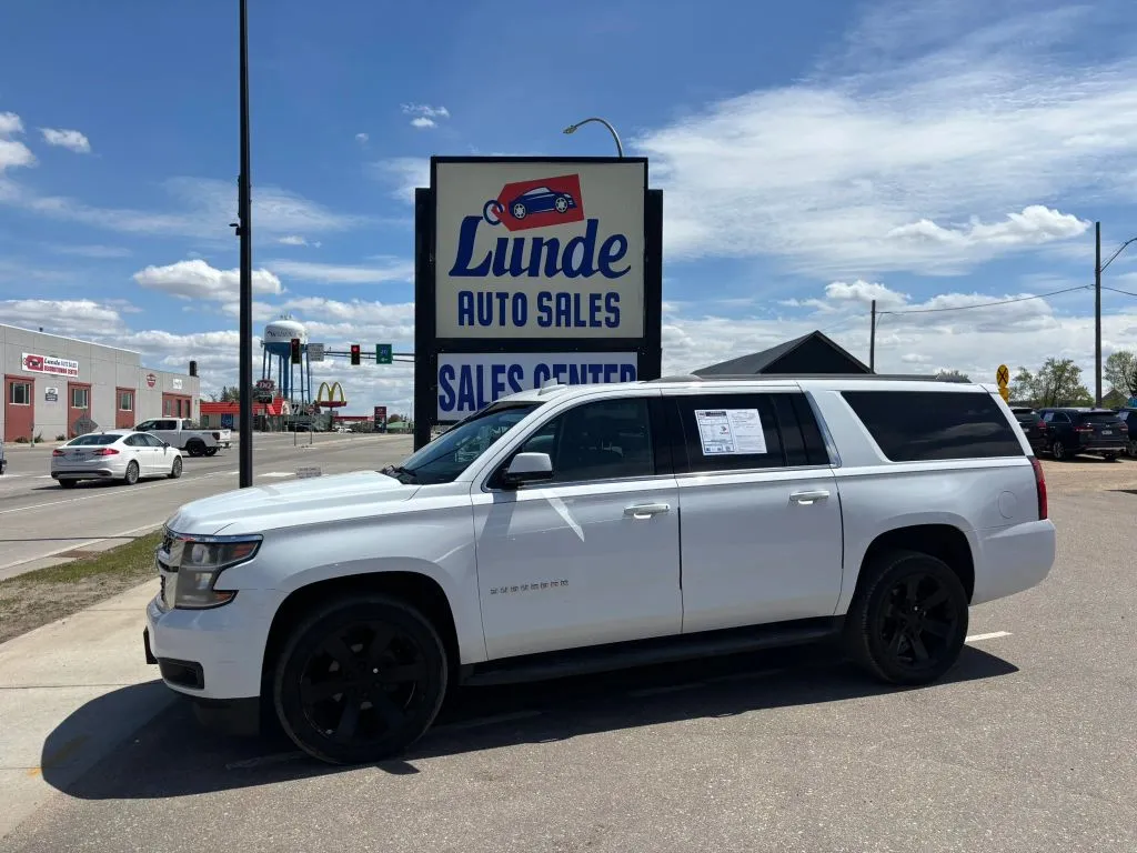 2019 Chevrolet Suburban 4WD 1500 LS's photo