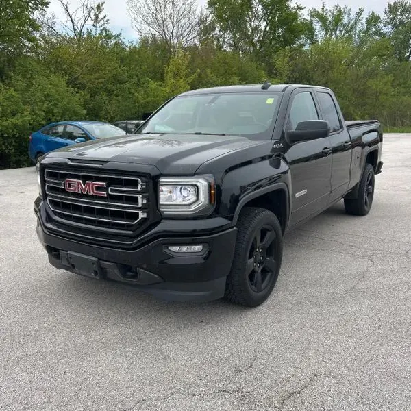 2017 GMC Sierra 4WD Double Cab Standard Box's photo