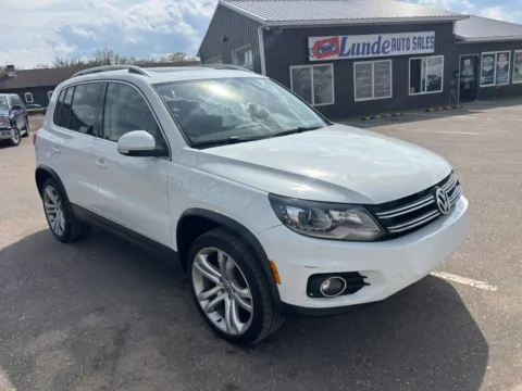 More photos of 2016 Volkswagen Tiguan 2.0T SEL Sport Utility 4D at Lunde Auto Sales, MN