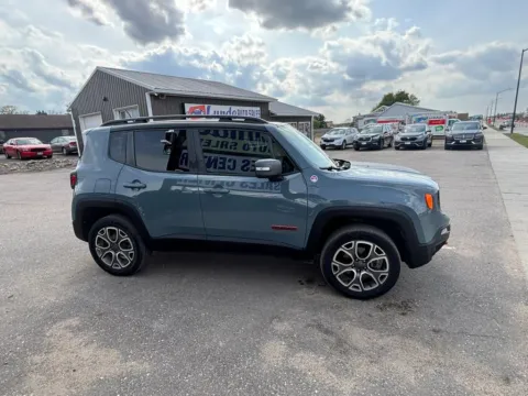 More photos of 2017 Jeep Renegade Trailhawk Sport Utility 4D at Lunde Auto Sales, MN