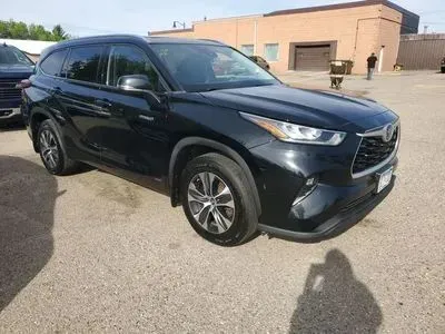 Photos of 2020 Toyota Highlander Hybrid XLE Sport Utility 4D for sale in Wadena, MN at Lunde Auto Sales