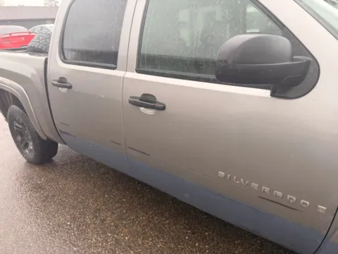 More photos of 2007 Chevrolet Silverado 1500 Crew Cab LT Pickup 4D 5 3/4 ft at Lunde Auto Sales, MN