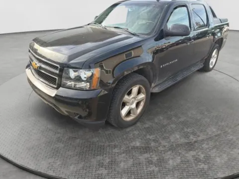 Black 2007 Chevrolet Avalanche LTZ Sport Utility Pickup 4D 5 1/4 ft for sale in Wadena, MN