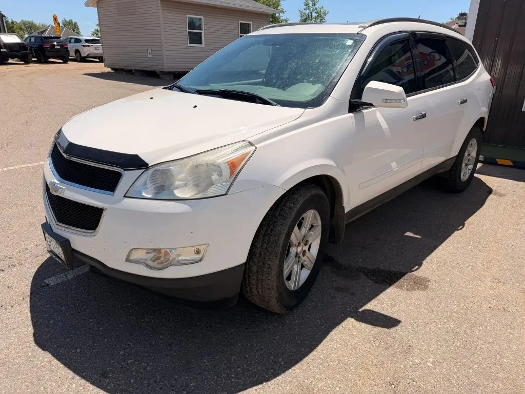 White 2011 Chevrolet Traverse LT Sport Utility 4D for sale in Wadena, MN