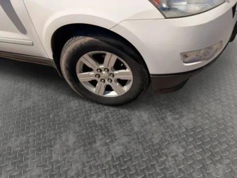 More photos of 2011 Chevrolet Traverse LT Sport Utility 4D at Lunde Auto Sales, MN