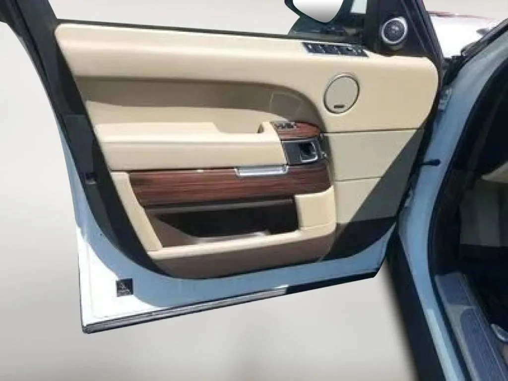 Land Rover Range Rover photo 9