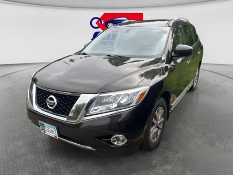 Green 2016 Nissan Pathfinder SL Sport Utility 4D for sale in Wadena, MN