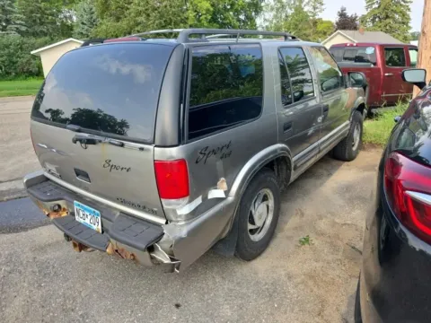 More photos of 2001 Chevrolet Blazer Sport Utility 4D at Lunde Auto Sales, MN