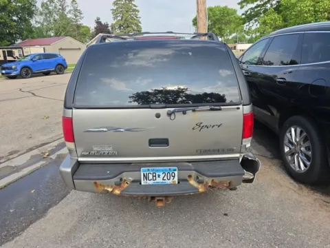 More photos of 2001 Chevrolet Blazer Sport Utility 4D at Lunde Auto Sales, MN