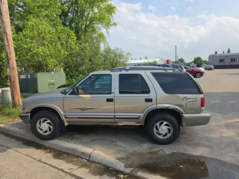 Photos of 2001 Chevrolet Blazer Sport Utility 4D for sale in Wadena, MN at Lunde Auto Sales