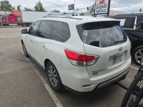 More photos of 2015 Nissan Pathfinder SL Sport Utility 4D at Lunde Auto Sales, MN