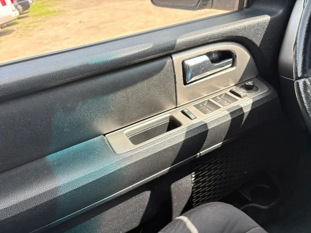 Ford Expedition EL photo 17