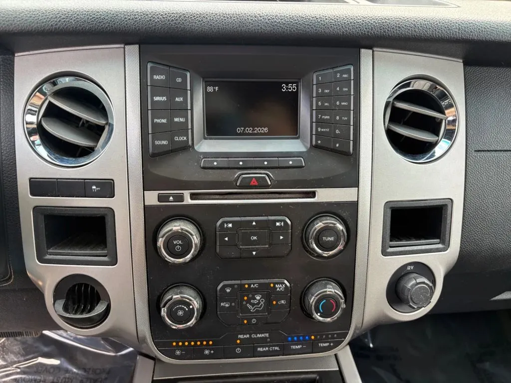 Ford Expedition EL photo 21
