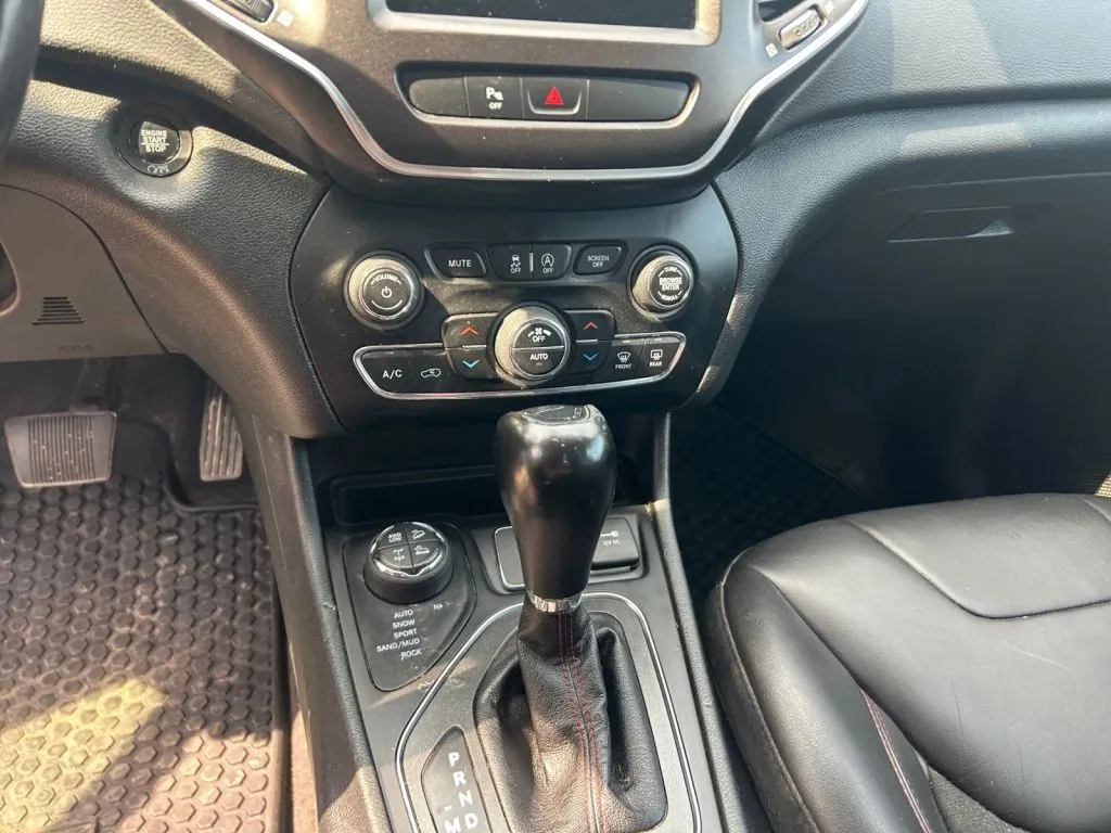 2022 Jeep Cherokee Trailhawk - Photo 12
