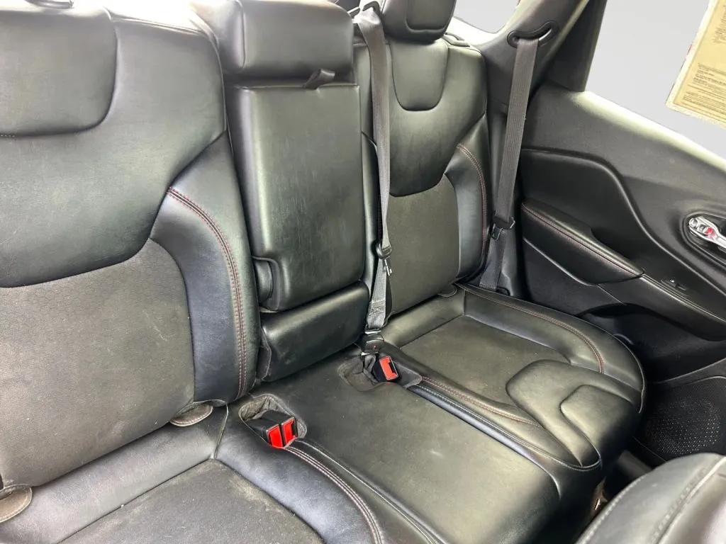 2022 Jeep Cherokee Trailhawk - Photo 18
