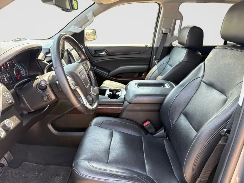 GMC Yukon photo 10